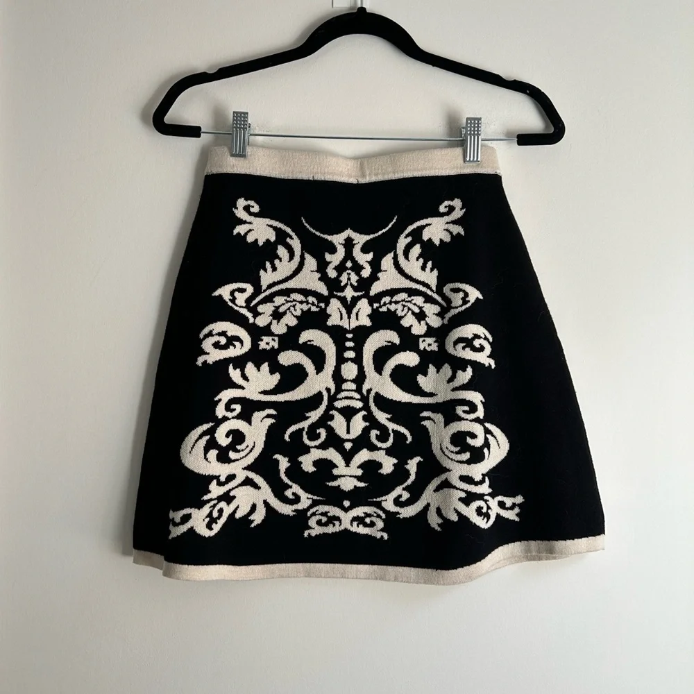 PINK ROSE skirt‎ - Picture 3 of 5